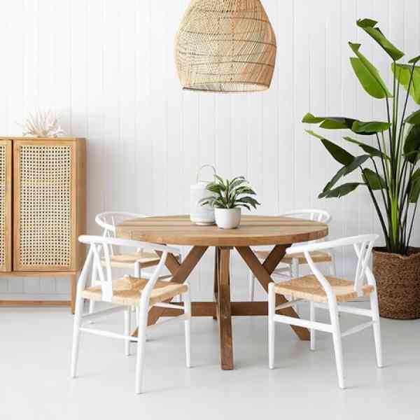 Lars Vilks: Muhammad cartoonist killed in traffic collision - media reports